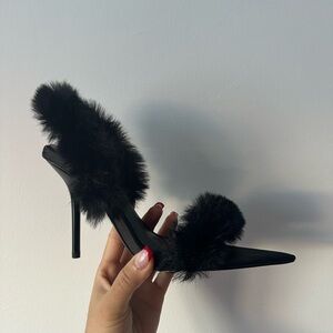 Good American Black Furry Sling Back Heel